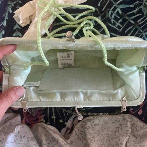 Pouch - Picture 3 of 4